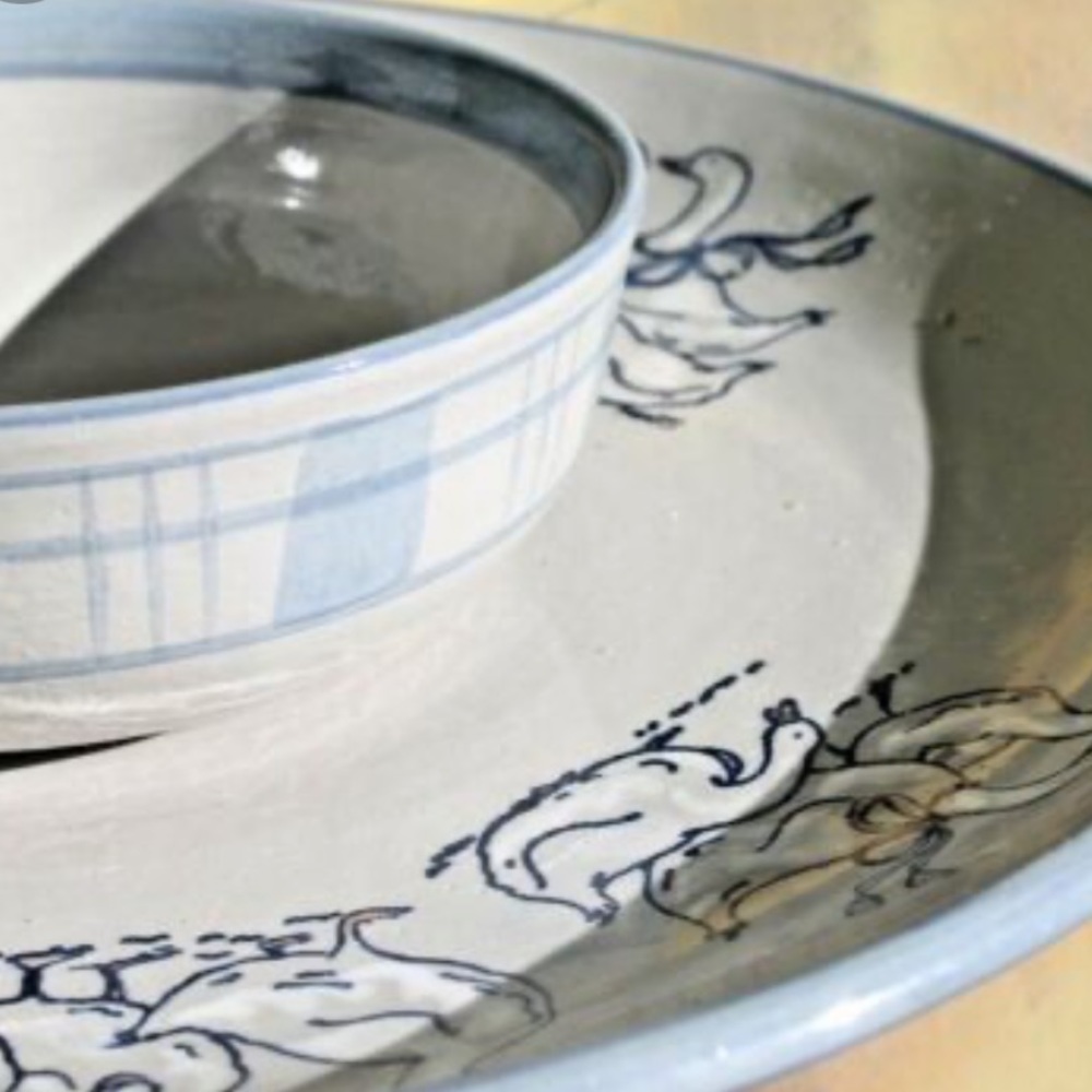 Louisville Stoneware•VINTAGE and LIKE NEW•Gaggle of Geese•Chip/Dip Platter+Bowl - Picture 4 of 15